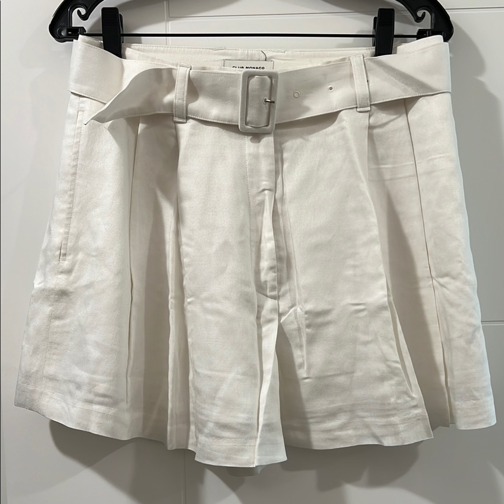 Club Monaco White Skorts with Pleated Design